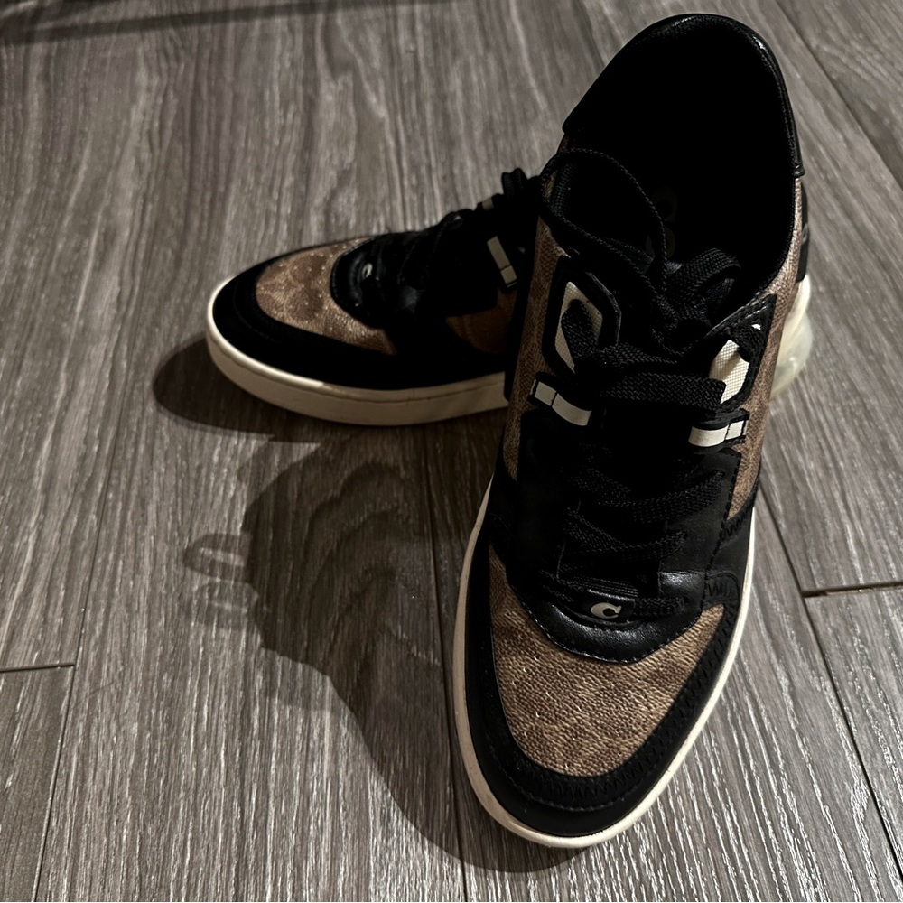 Worn only few times. Men Coach Shoes size 7